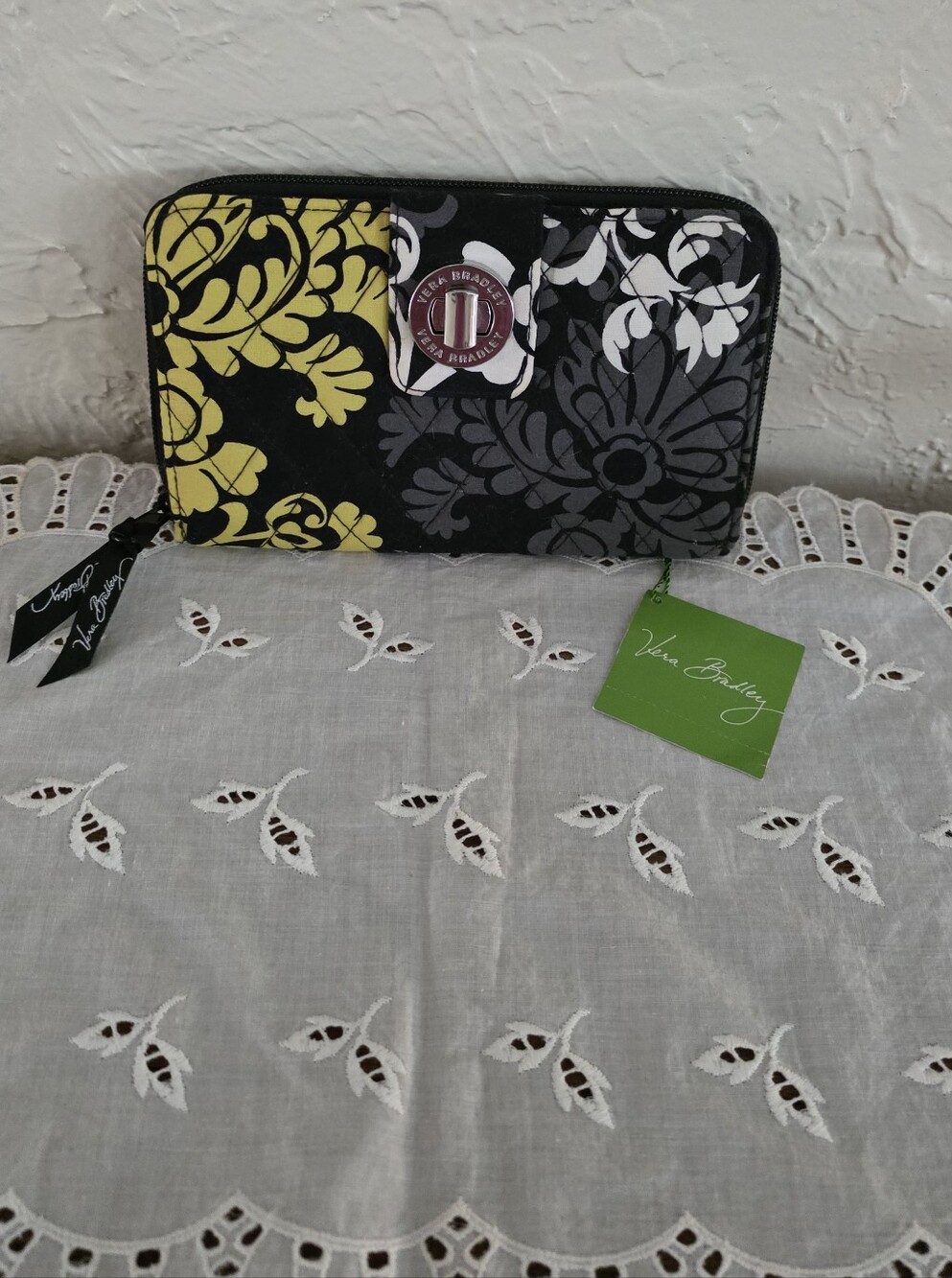 NWT Vera Bradley Baroque Pattern Turnlock Quilted Wallet - Picture 2 of 11